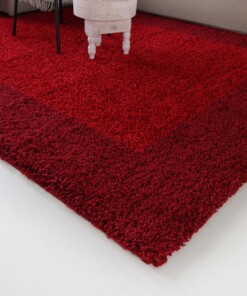 Tapis poils longs avec Bordure Shaggy Trend - rouge - close up hoek