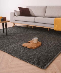 Tapis laine Lett - gris foncé - sfeer