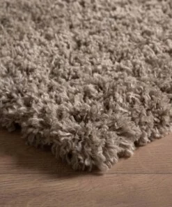 Tapis poils longs Cozy Shaggy - beige - close up hoek