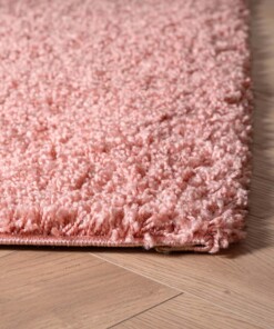 Tapis Carré poils longs Shaggy Trend - rose - close up hoek