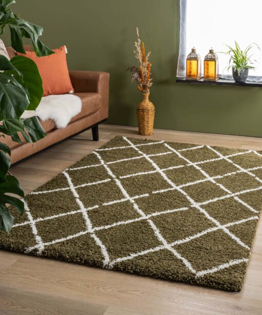 Tapis poils longs losange Artisan - vert olive/blanc - sfeer