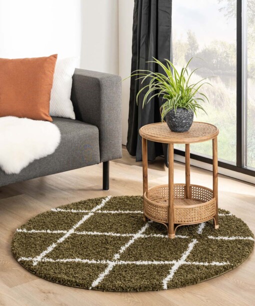 Tapis poils longs Rond losange Habitat - vert olive/blanc - sfeer