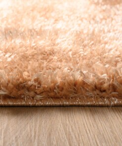 Tapis de couloir poils longs - Posh Ylvamon - close up zijkant